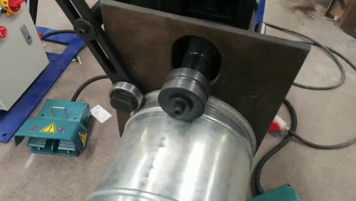 轆線機(jī)功能之一壓筋，母邊同步